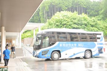 バス到着
