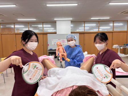 分娩介助演習の様子①