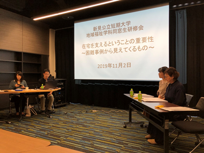 卒業生による発表