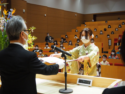 卒業証書・学位記授与　助産学専攻科