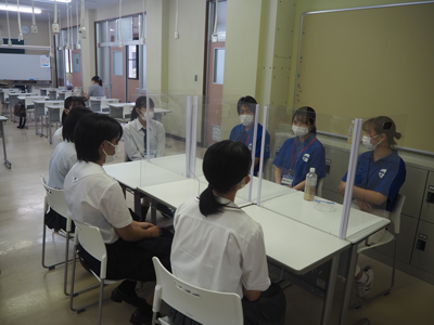 学生相談会の様子
